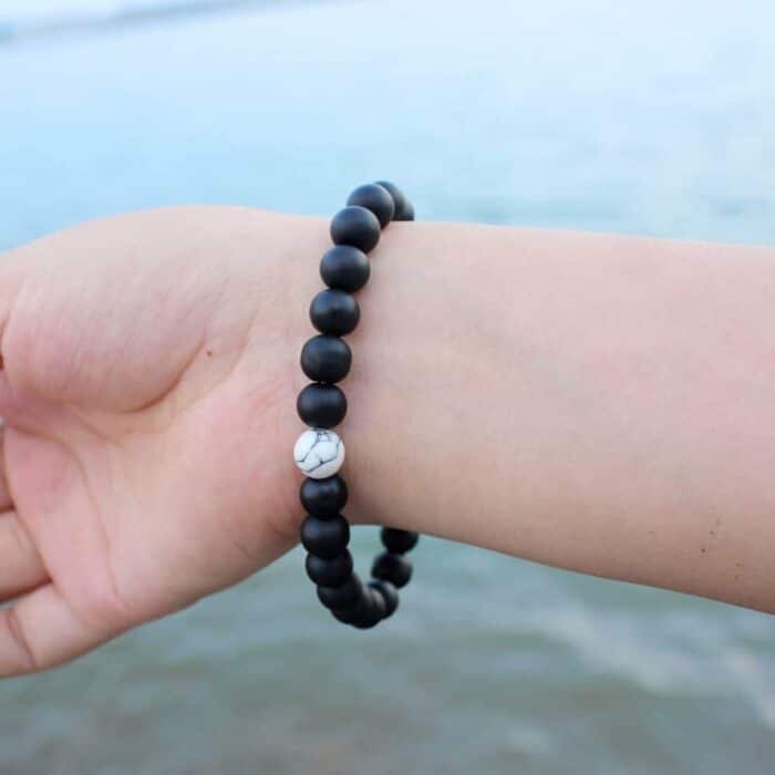 Killer Deals Agate & Howlite Bracelet - Image 7