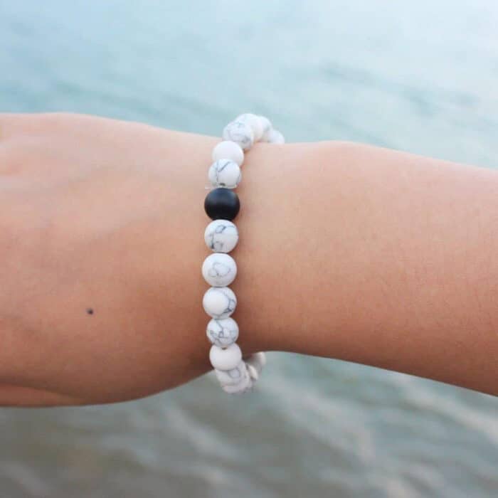 Killer Deals Agate & Howlite Bracelet - Image 4