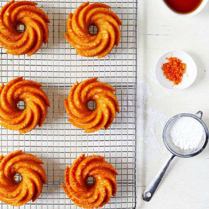 Killer Deals 8 mini spiral swirl bundt silicone baking mould - Image 4
